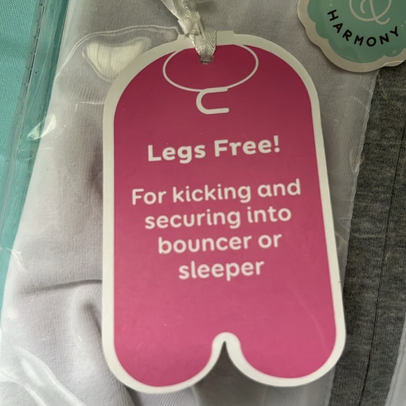 3-6 month Legs free swaddle for the babies that love to kick! - Picture 4 of 5